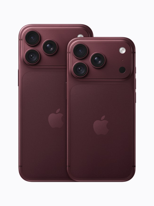 白色背景上，两部酒红色 iPhone 18 Pro 系列手机背面交叠，展示三摄模组与苹果标志。
